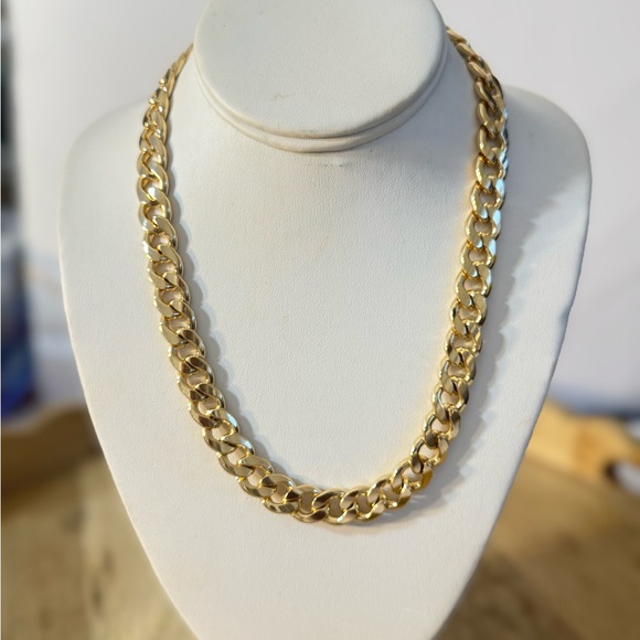ALLY NECKLACE